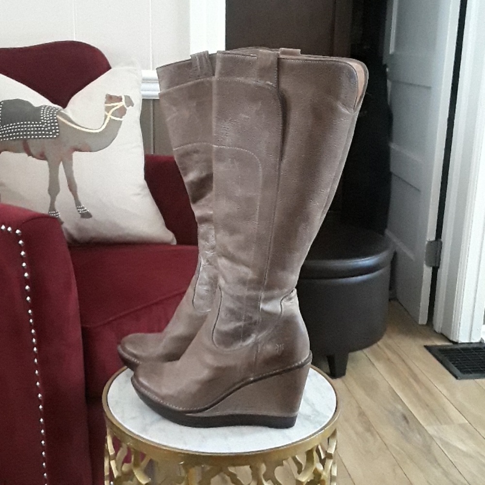 FRYE Paige Wedge
